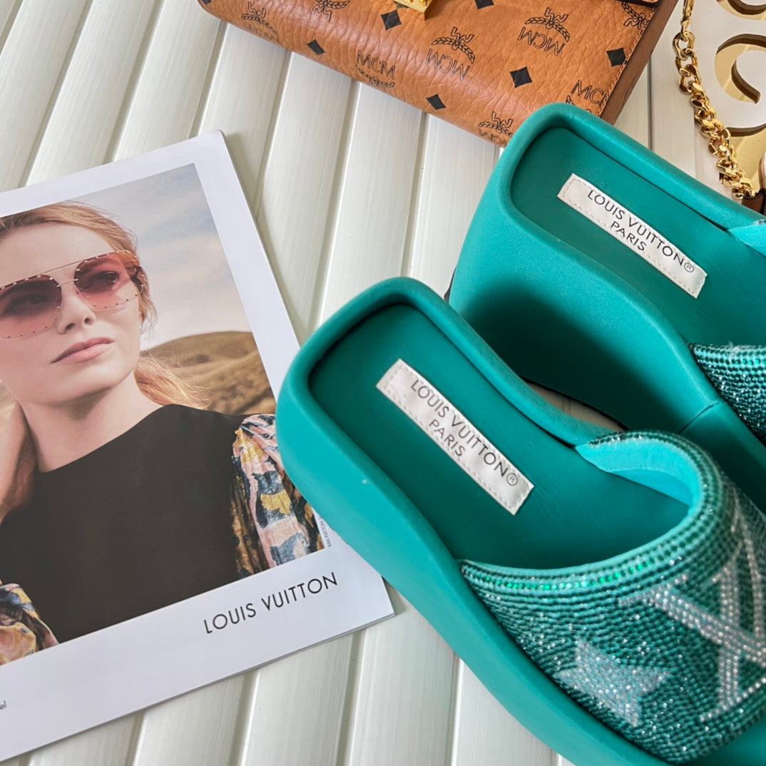 14E90ZDE Stylish Slippers