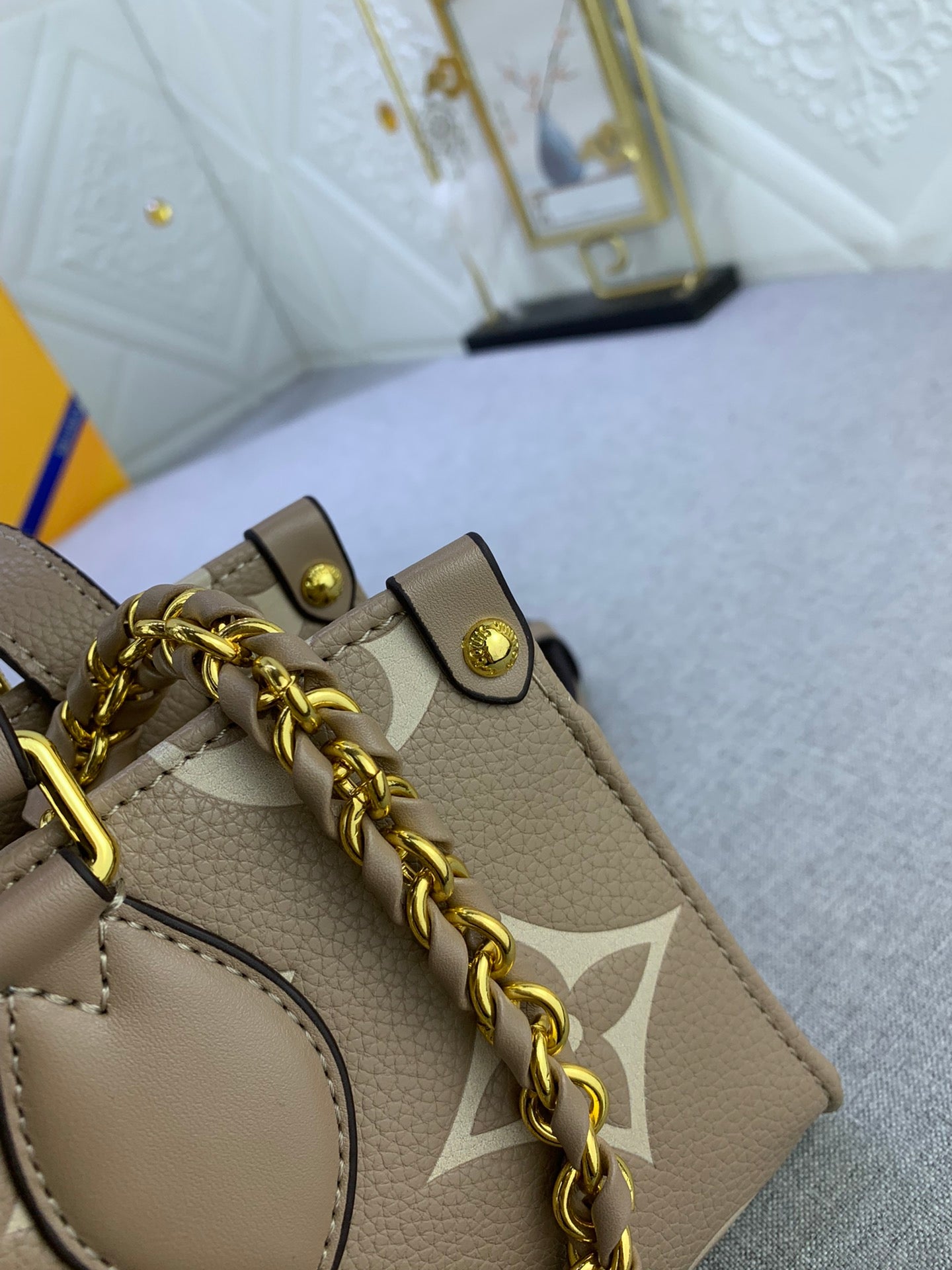 2XE320BDE Stylish leather bag 