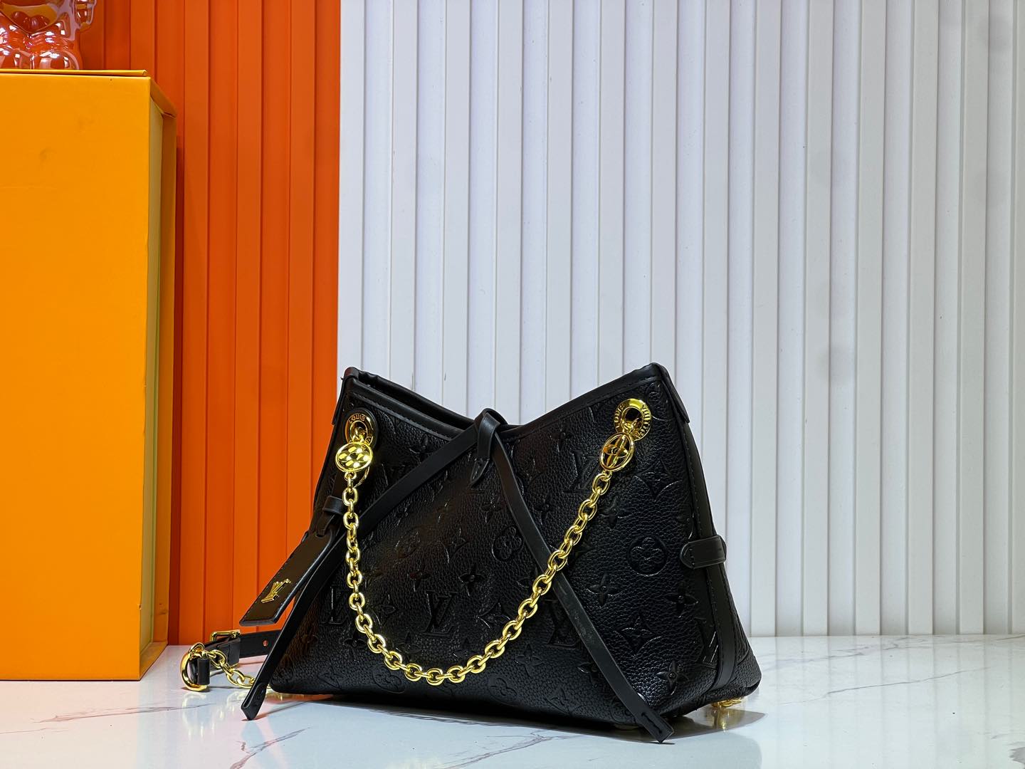 2WE33BDE Stylish leather bag