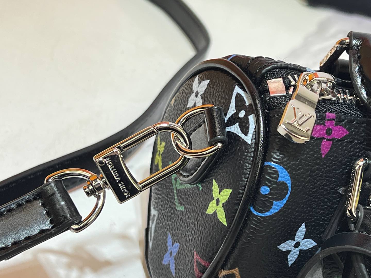 1WE99BDE Stylish leather bag