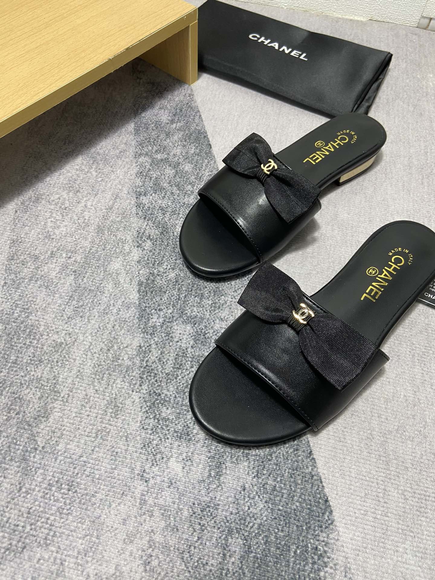 14C187ZDE Stylish Slippers