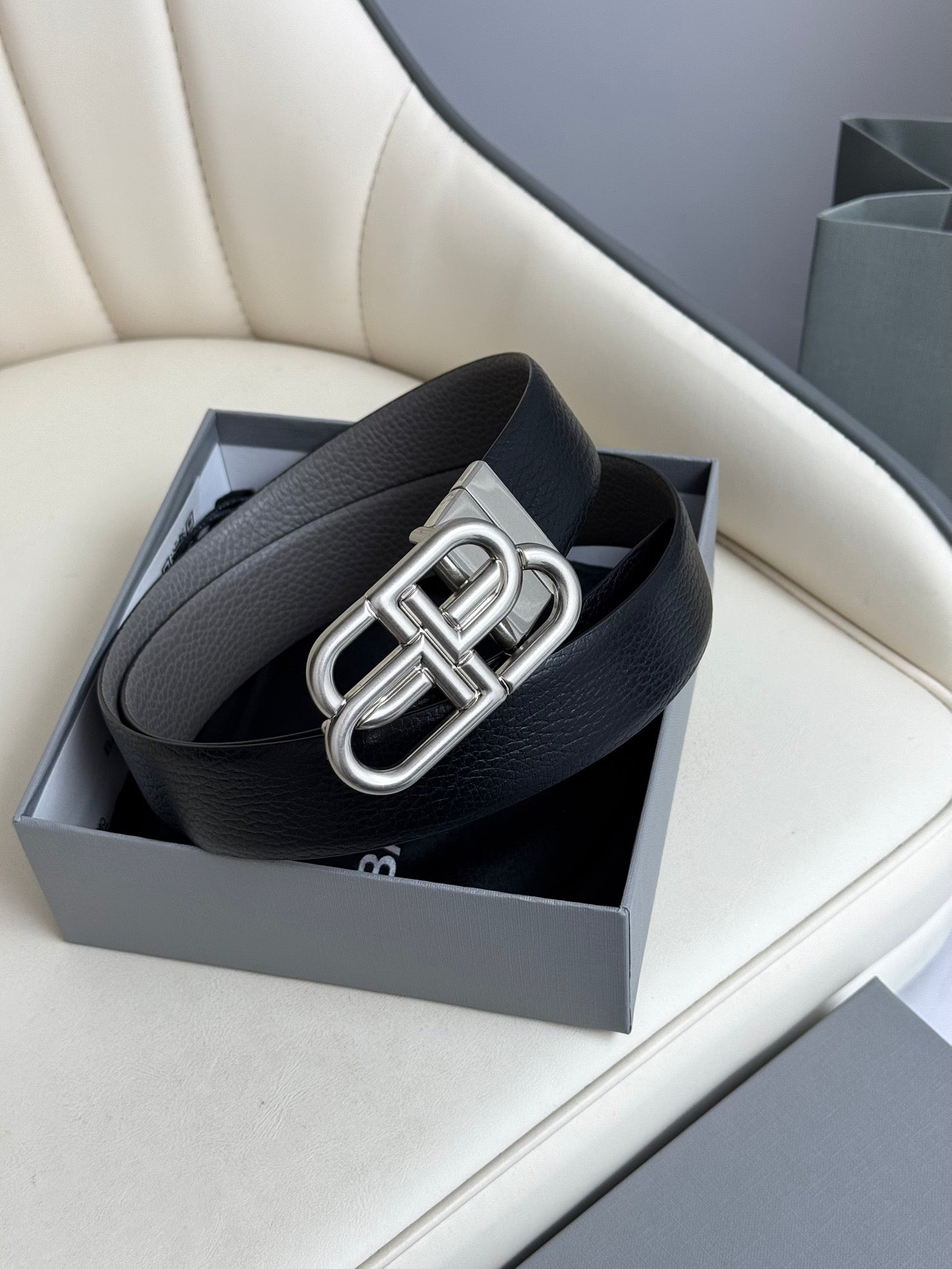 155RJ239PDE Stylish  High quality belt With full package