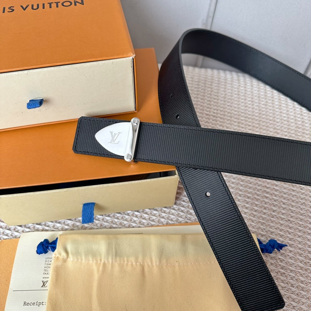 14E136PDE Stylish  High quality belt With full package