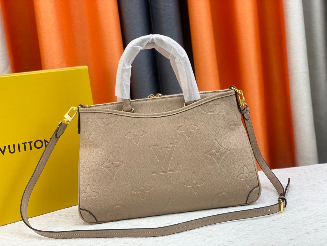 2XE174BDE Stylish leather bag 