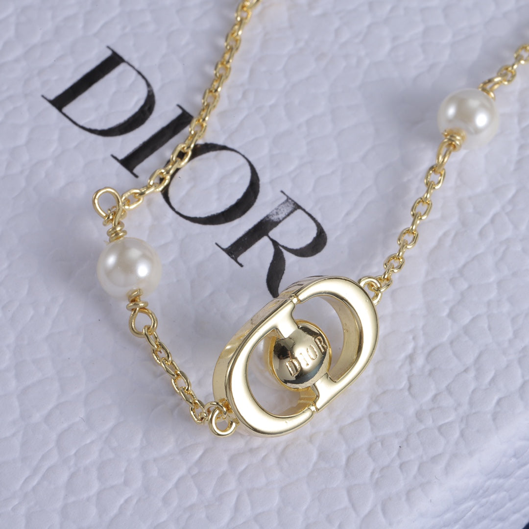 175RD24XDE Stylish Necklaces .