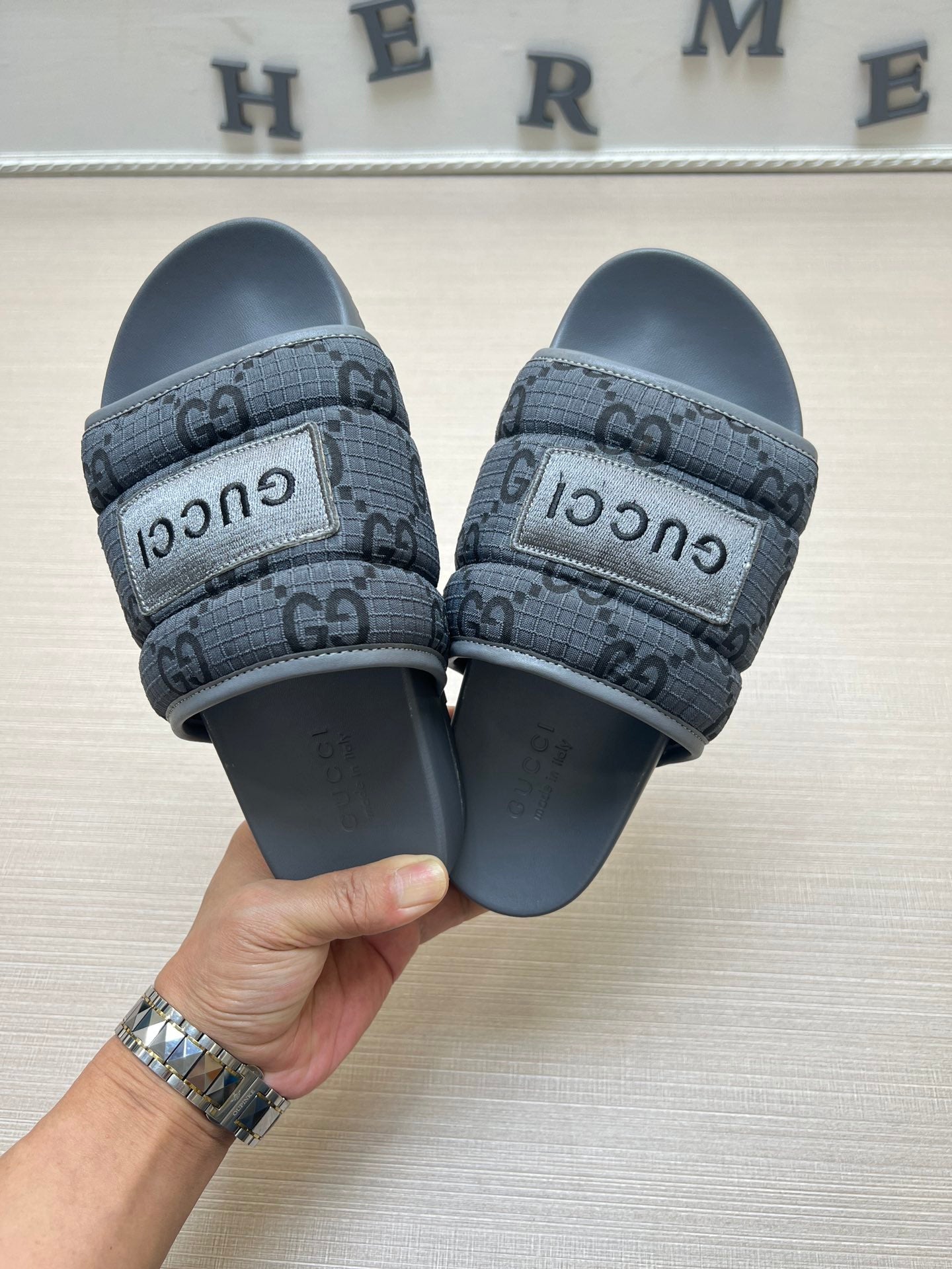54B49ZDE Stylish slippers