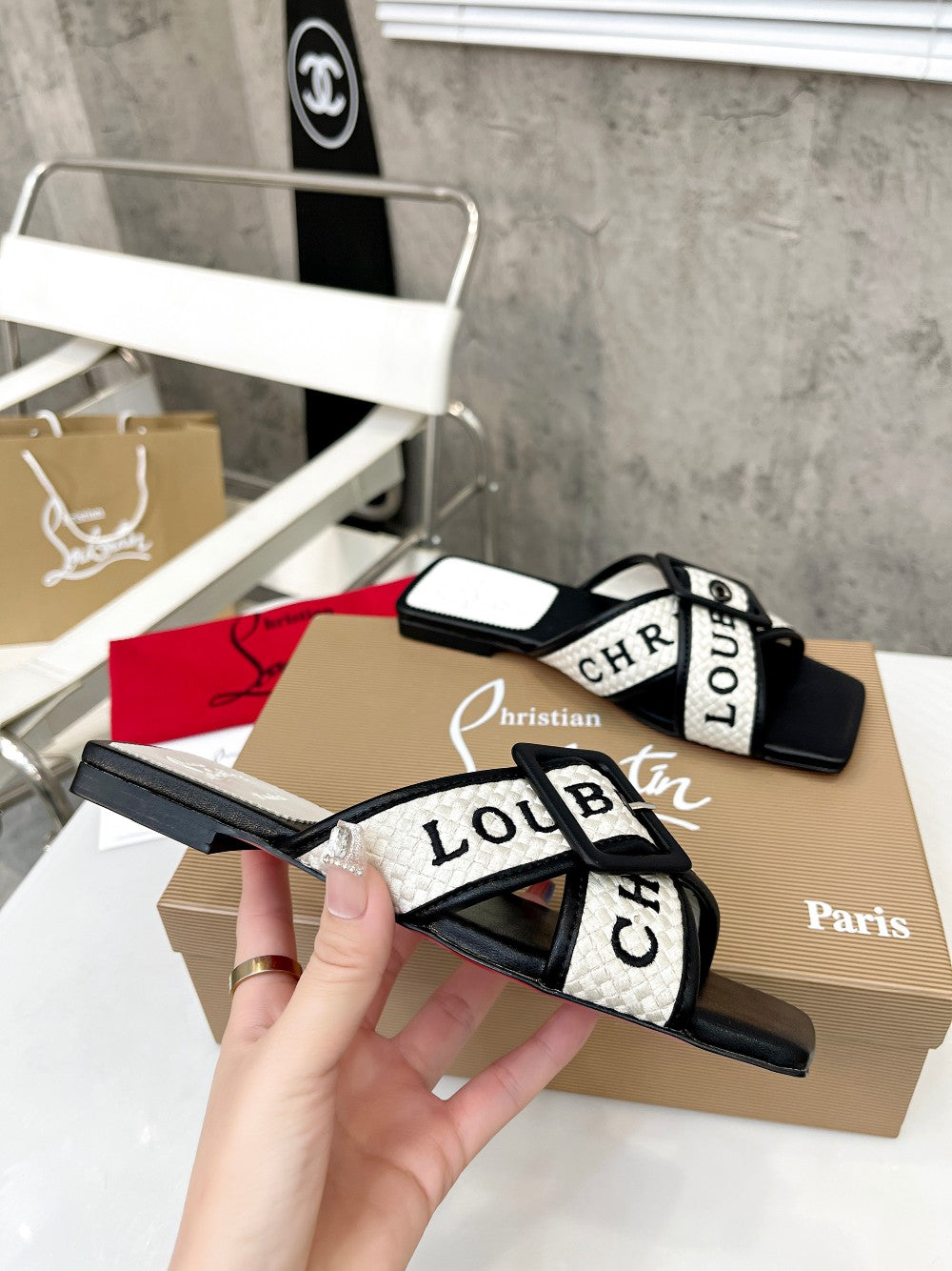 J4A43ZDE Stylish leather Slippers