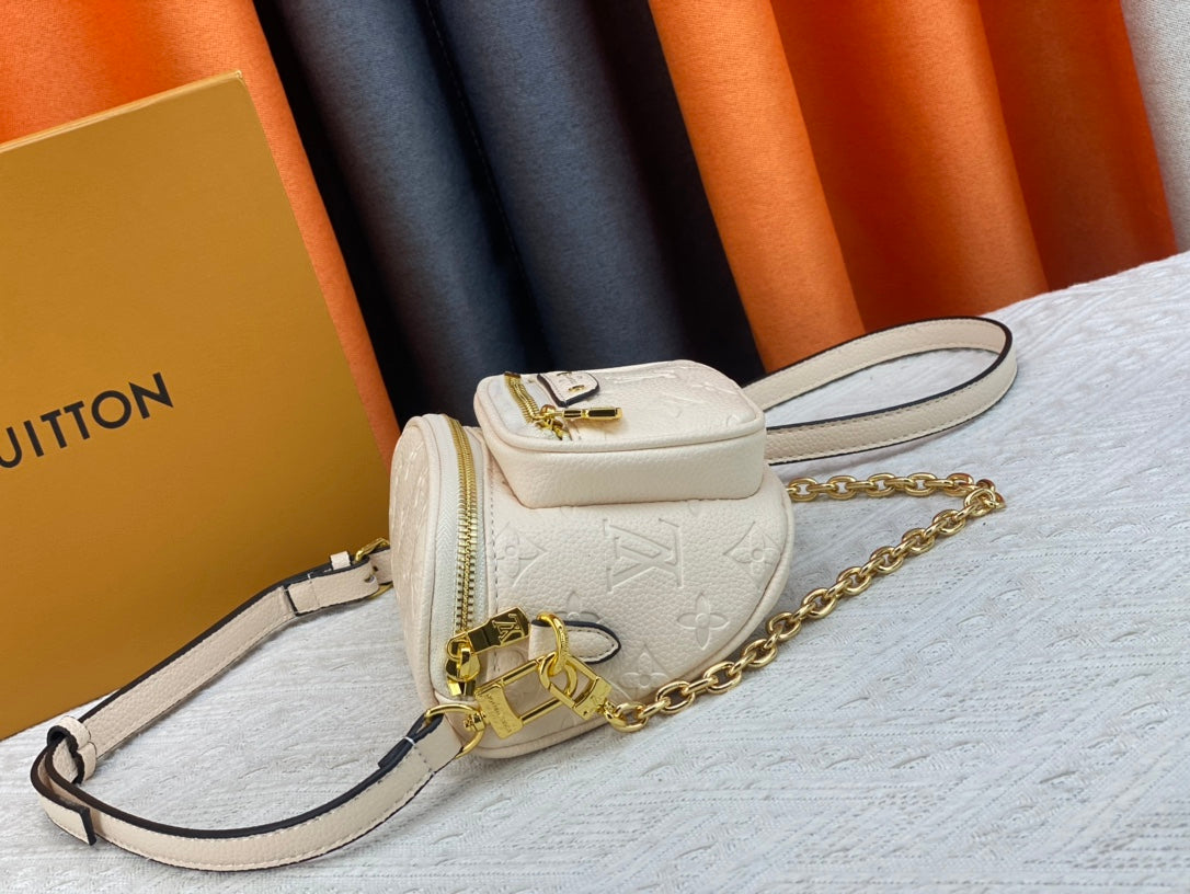 155NE57BDE Stylish leather bag