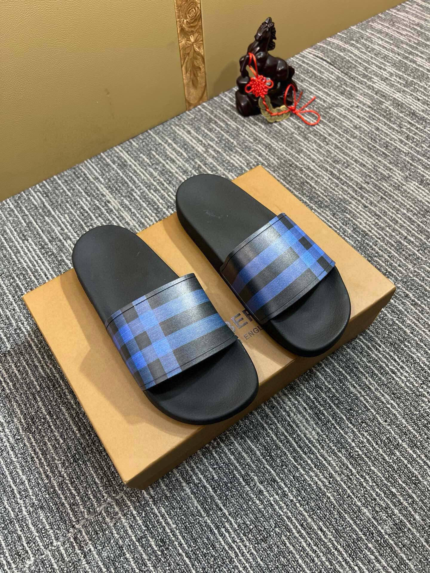 535ZR259ZDE Stylish Slippers
