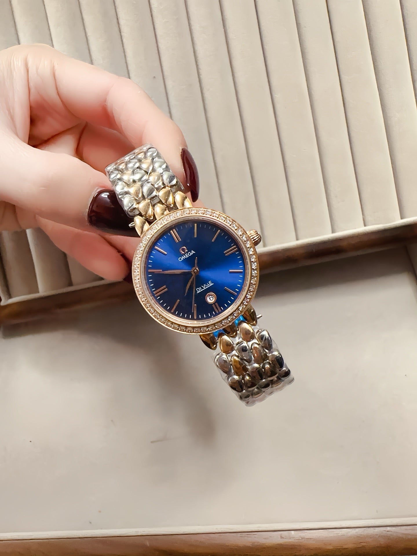 255RA35LDE Stylish Watches