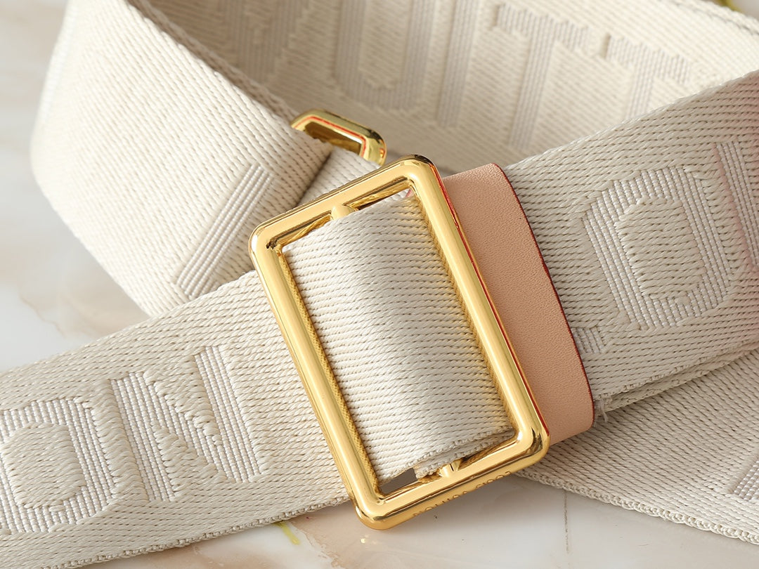 155NE16BDE Stylish leather bag