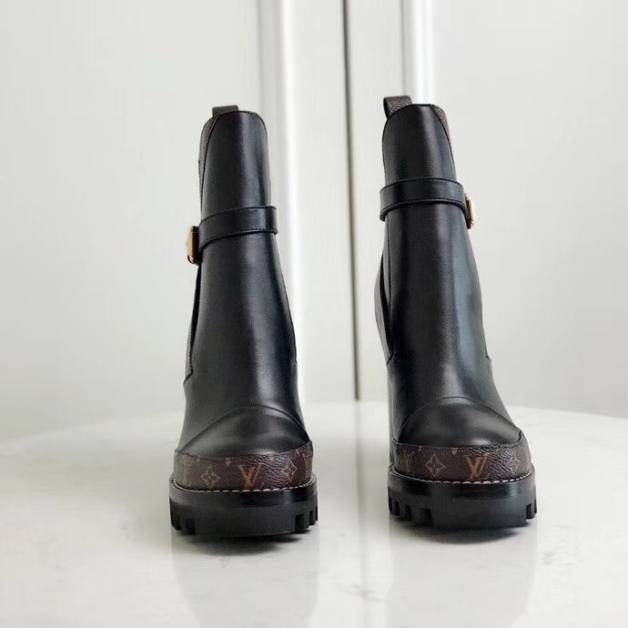 2E01ZDE Stylish Boots