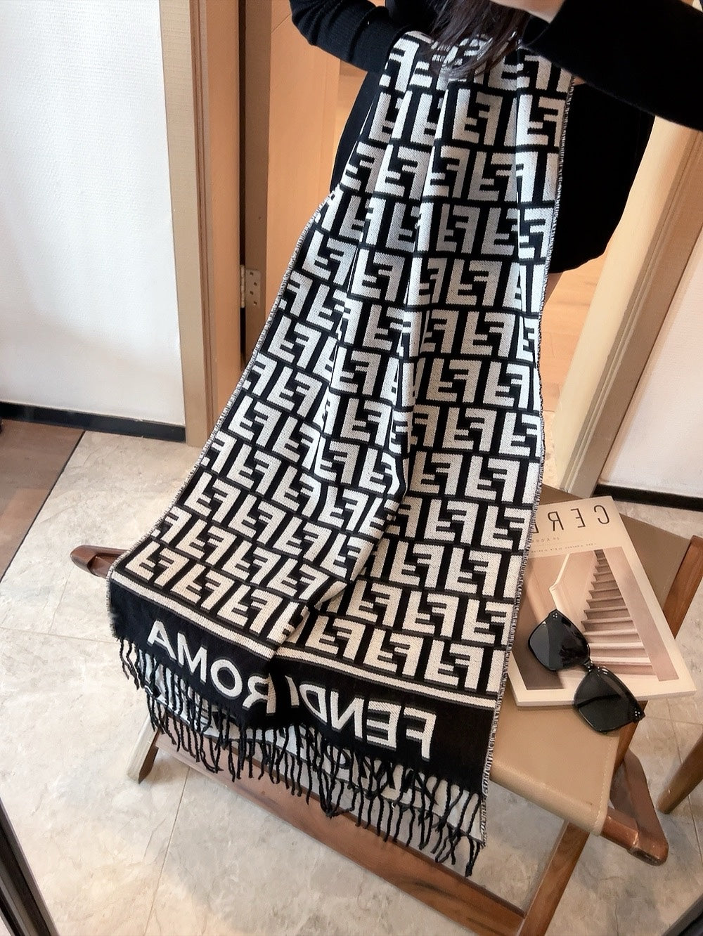 185ZF12WDE Stylish Winter Scarves