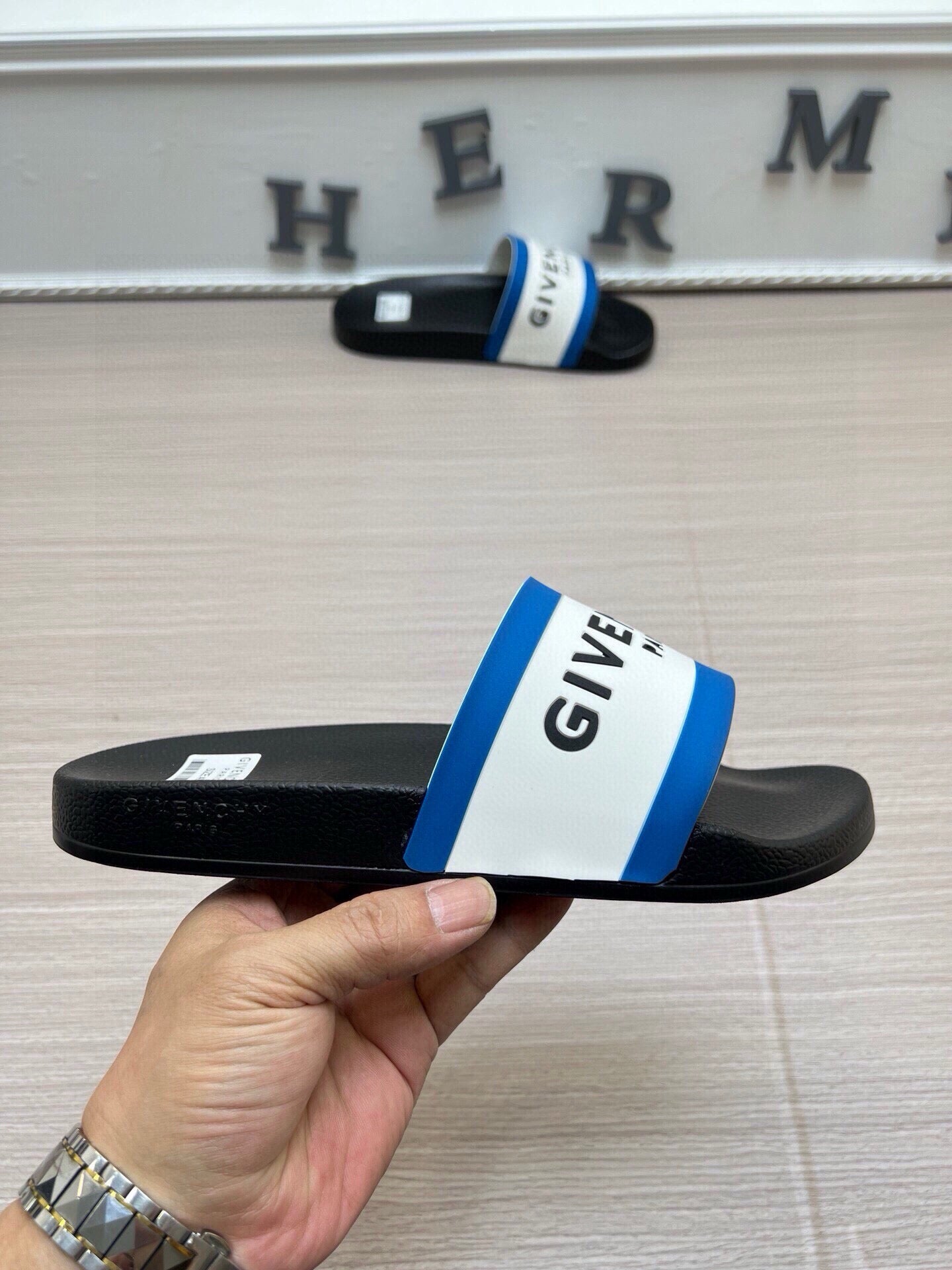 535ZGV264ZDE Stylish Slippers