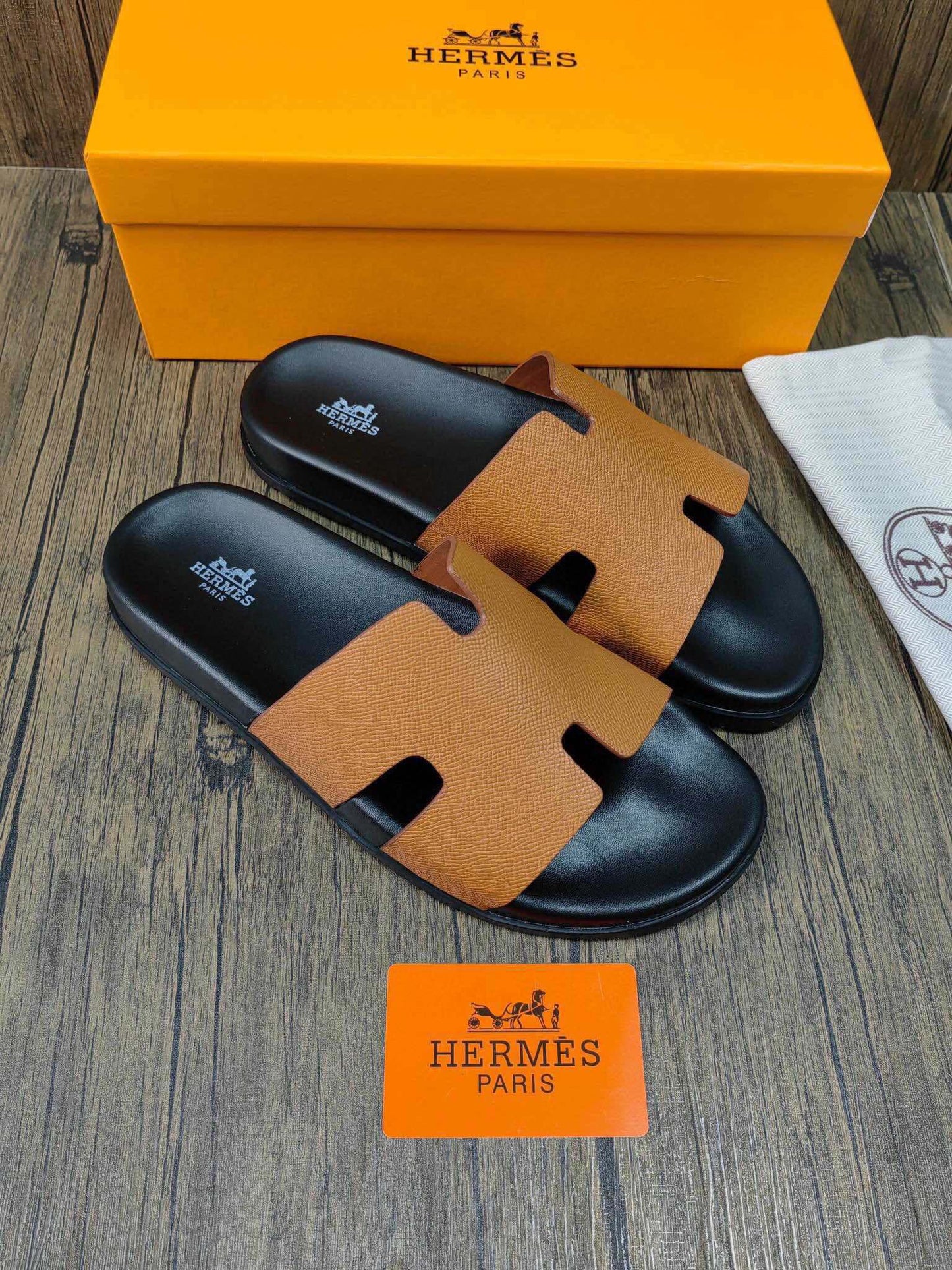 5YH60ZDE Stylish Slippers