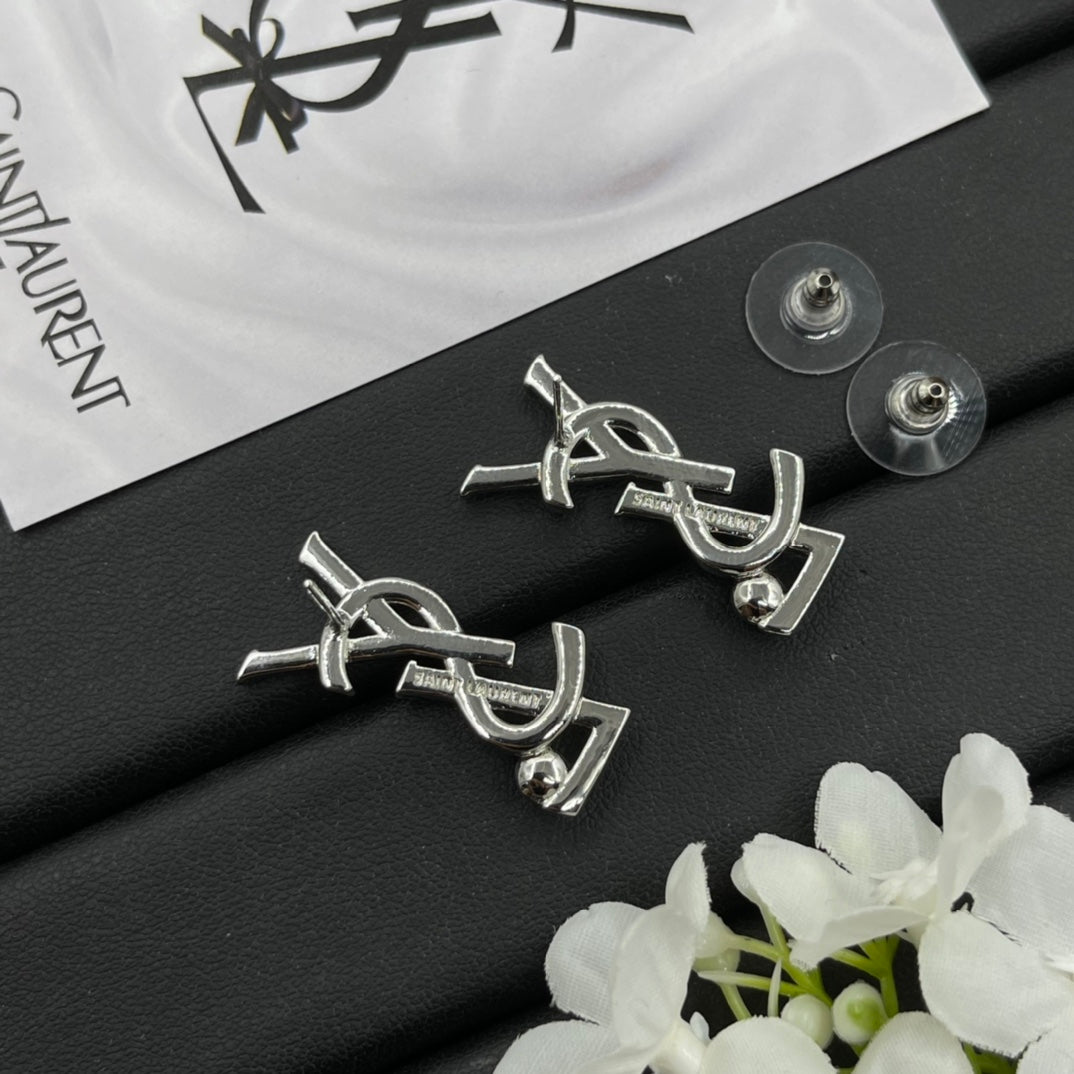 1YSL464EDE Stylish Earrings