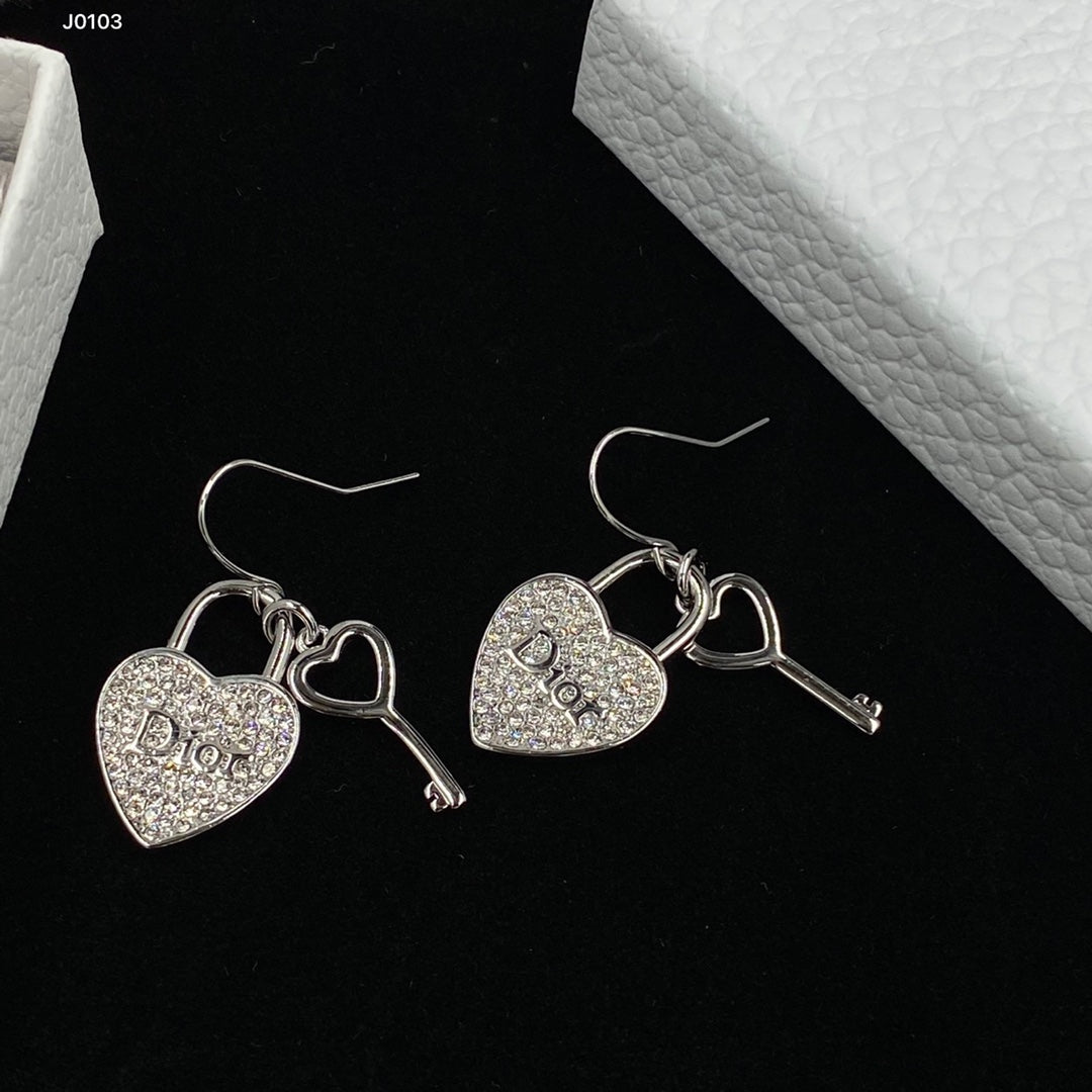 1YD213EDE Stylish Earrings