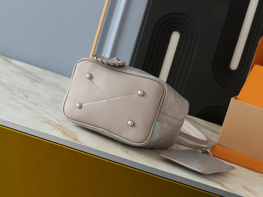 1XE58BDE Stylish leather bag