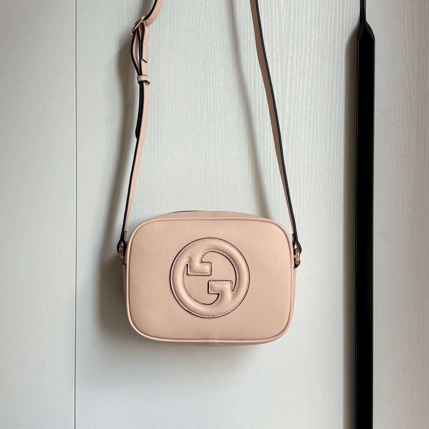 2WB18BDE Stylish leather bag