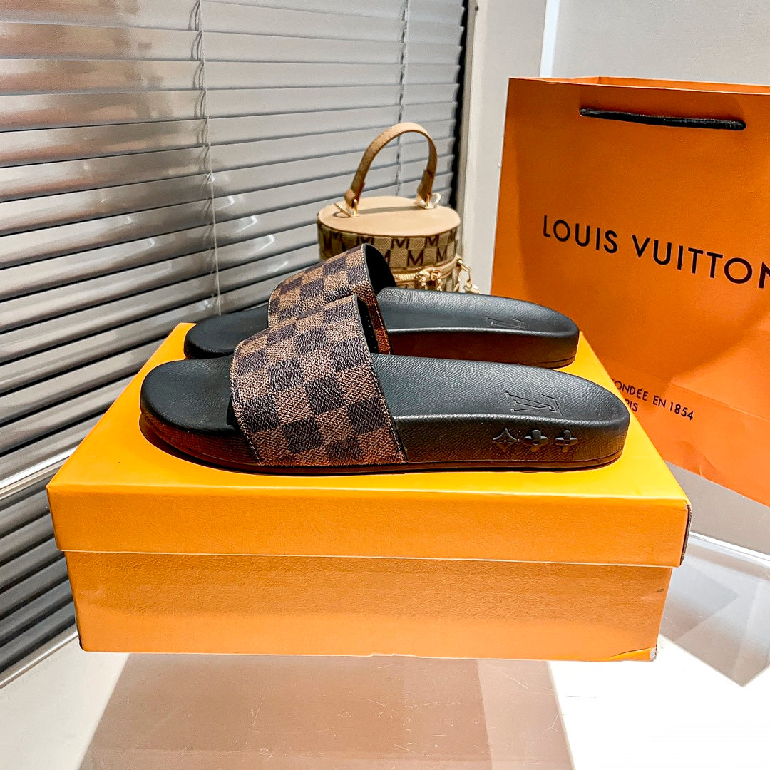 14E195ZDE Stylish Slippers