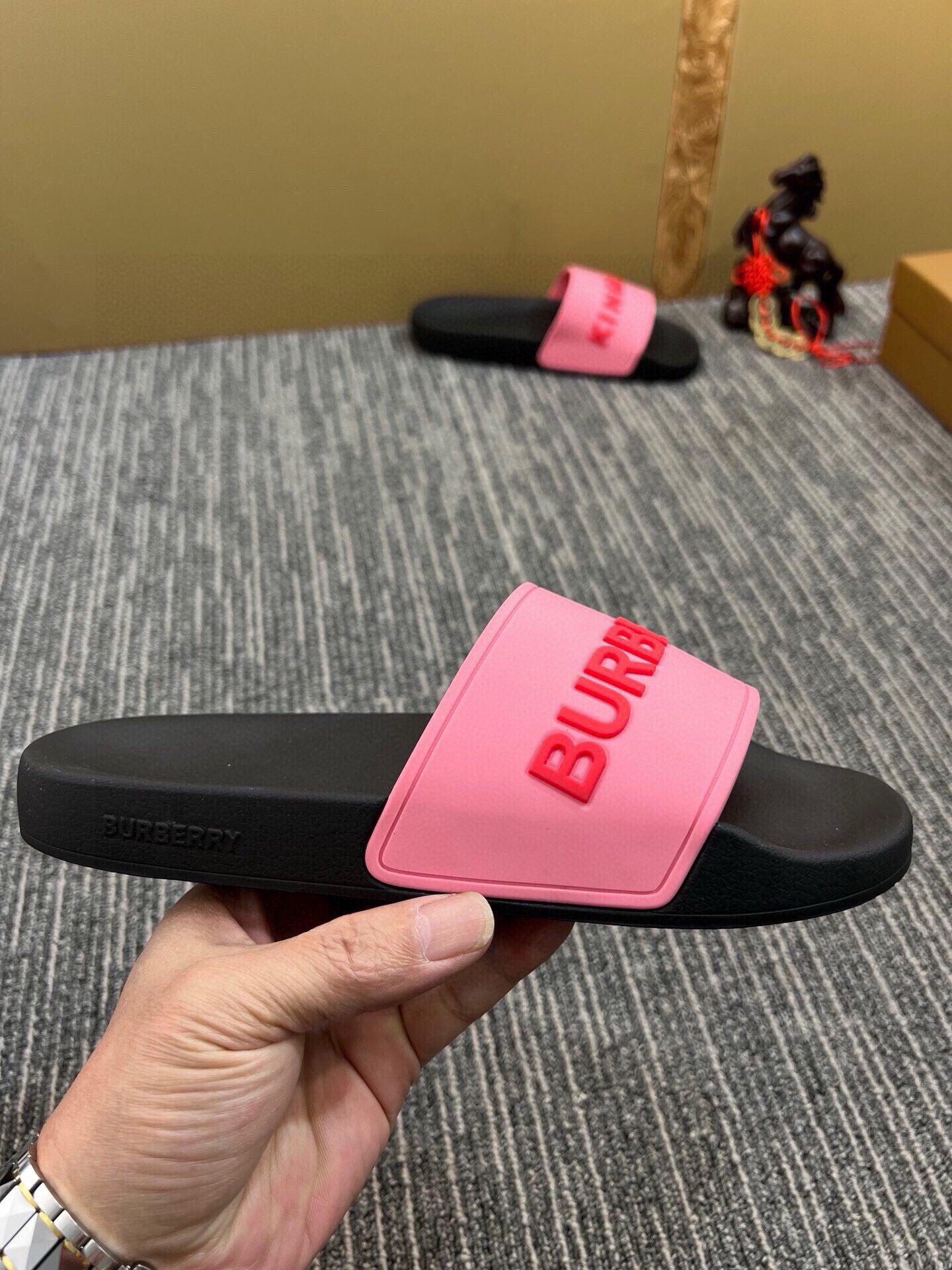 535ZR255ZDE Stylish Slippers