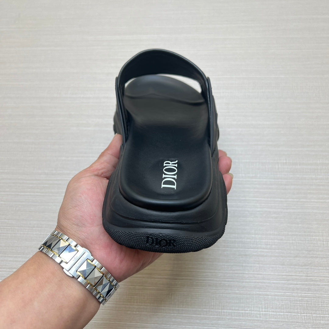54D8ZDE Stylish slippers