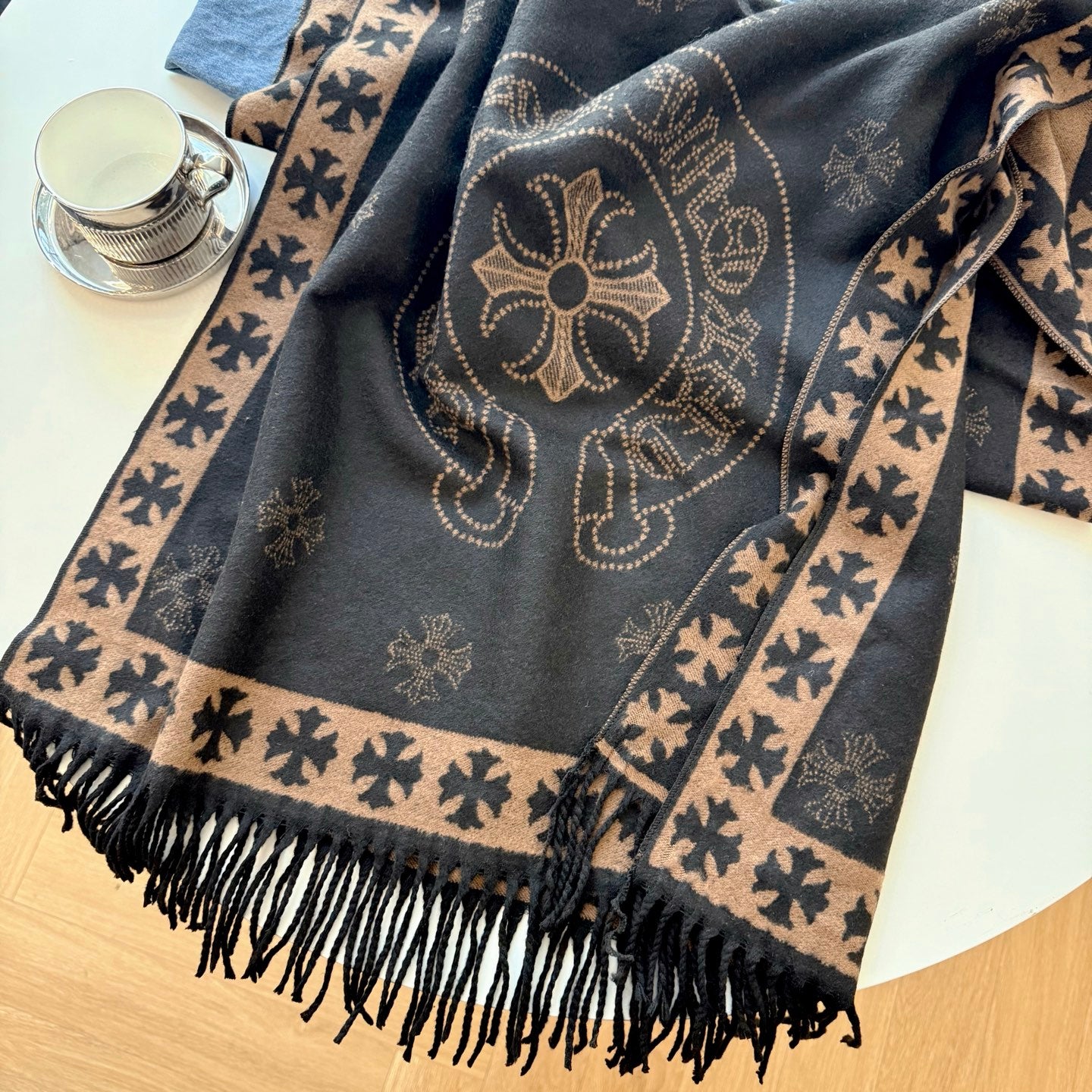 185ZA33WDE Stylish Winter Scarves