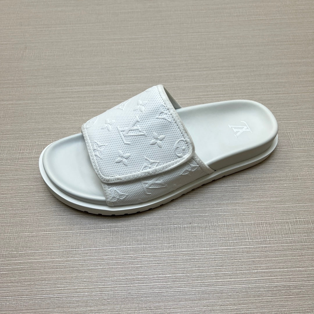 54E112ZDE Stylish slippers