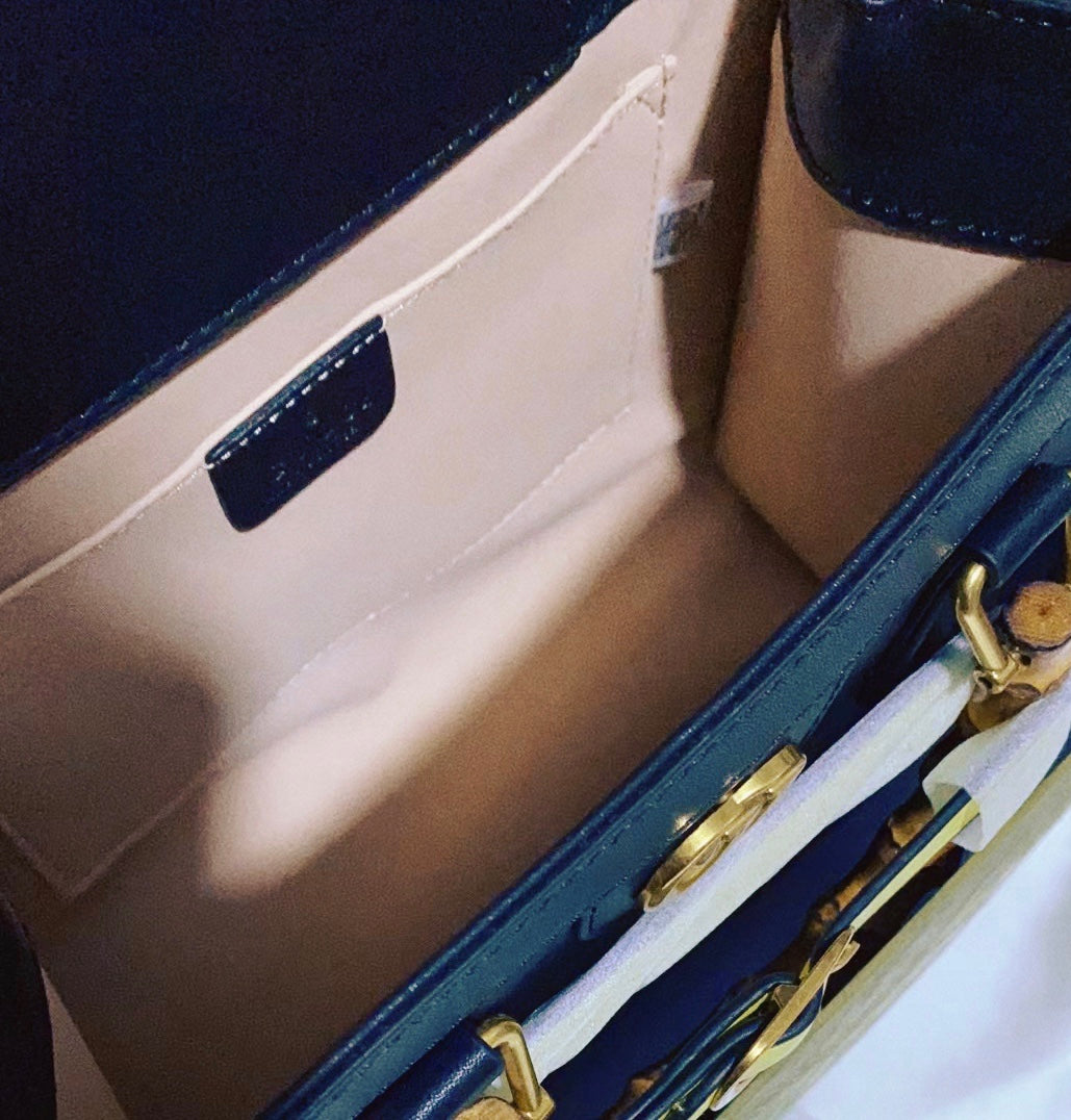 1XB118BDE Stylish leather bag 