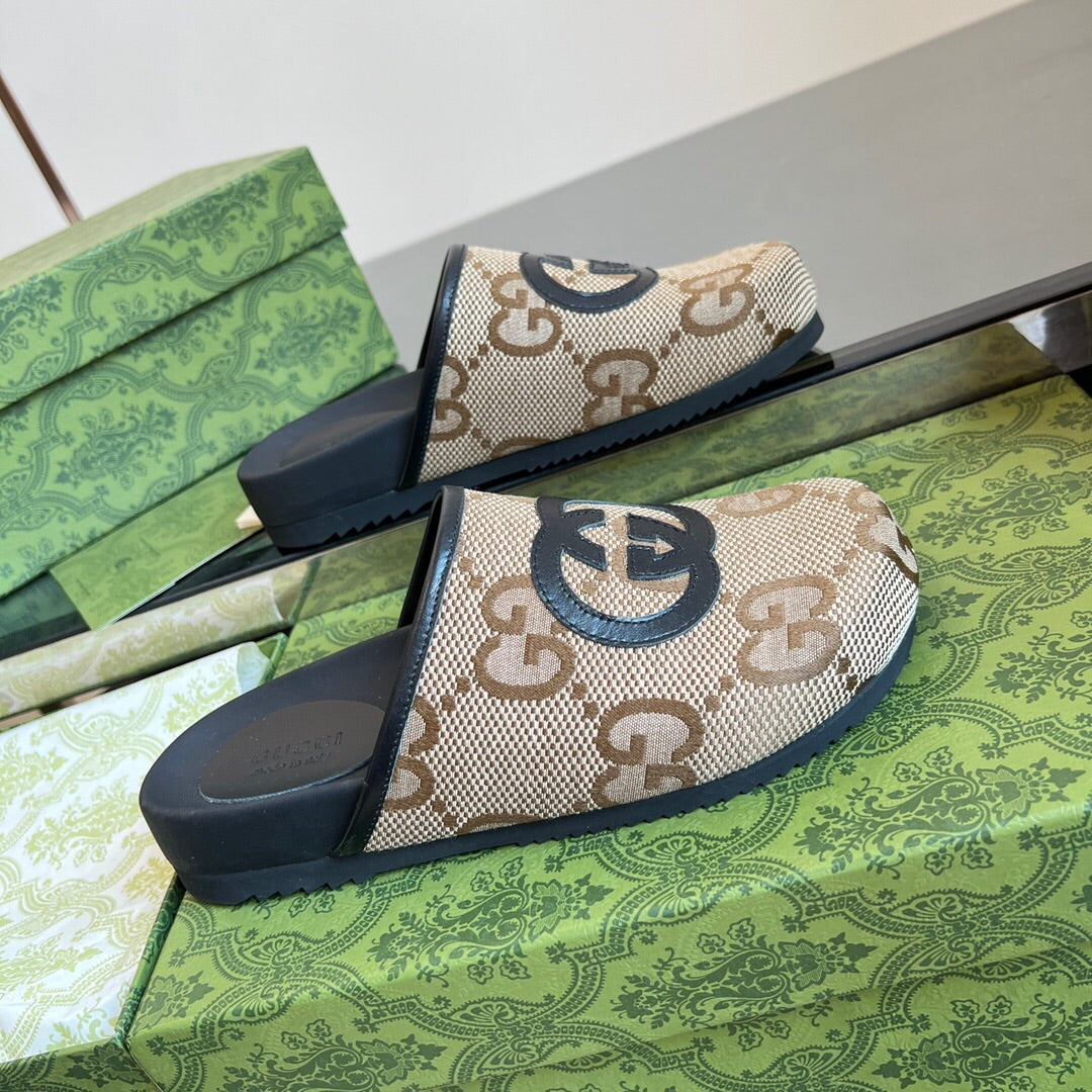 2YB26ZDE Stylish Slippers