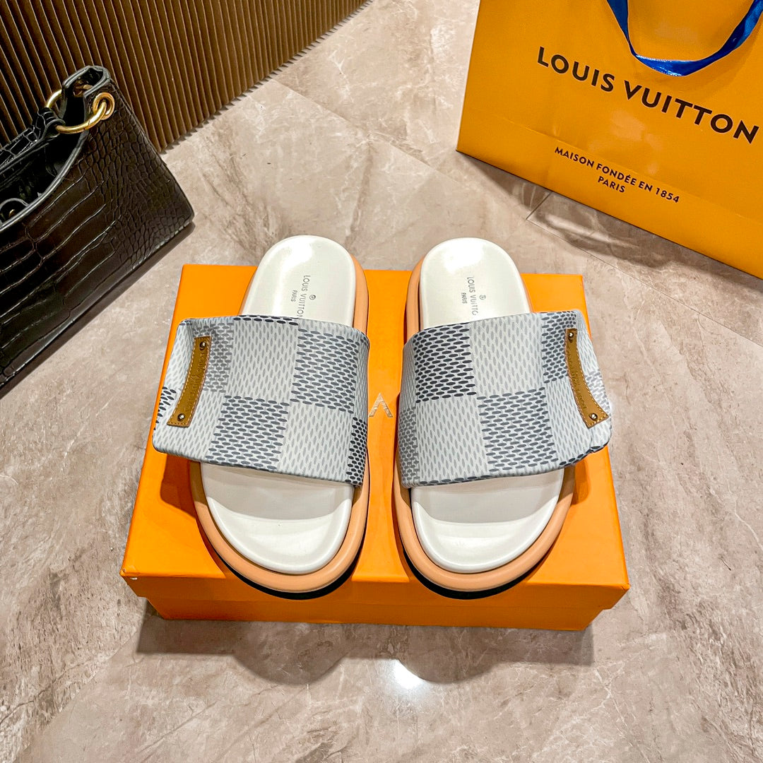 14E211ZDE Stylish Slippers