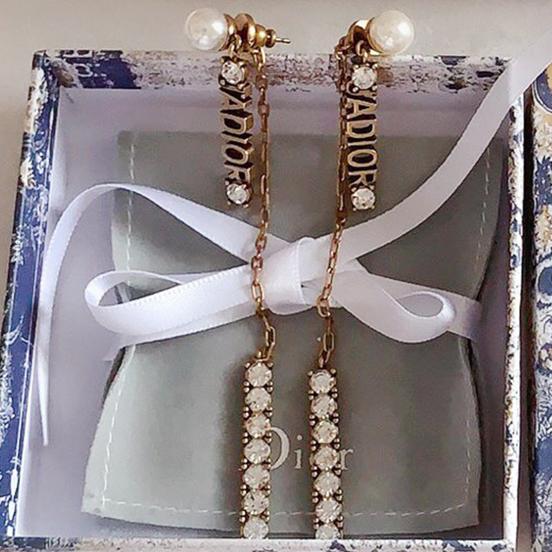 1YD317EDE Stylish Earrings