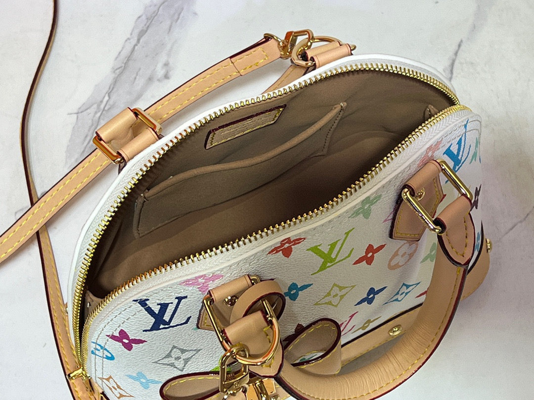 175NE24BDE Stylish leather bag