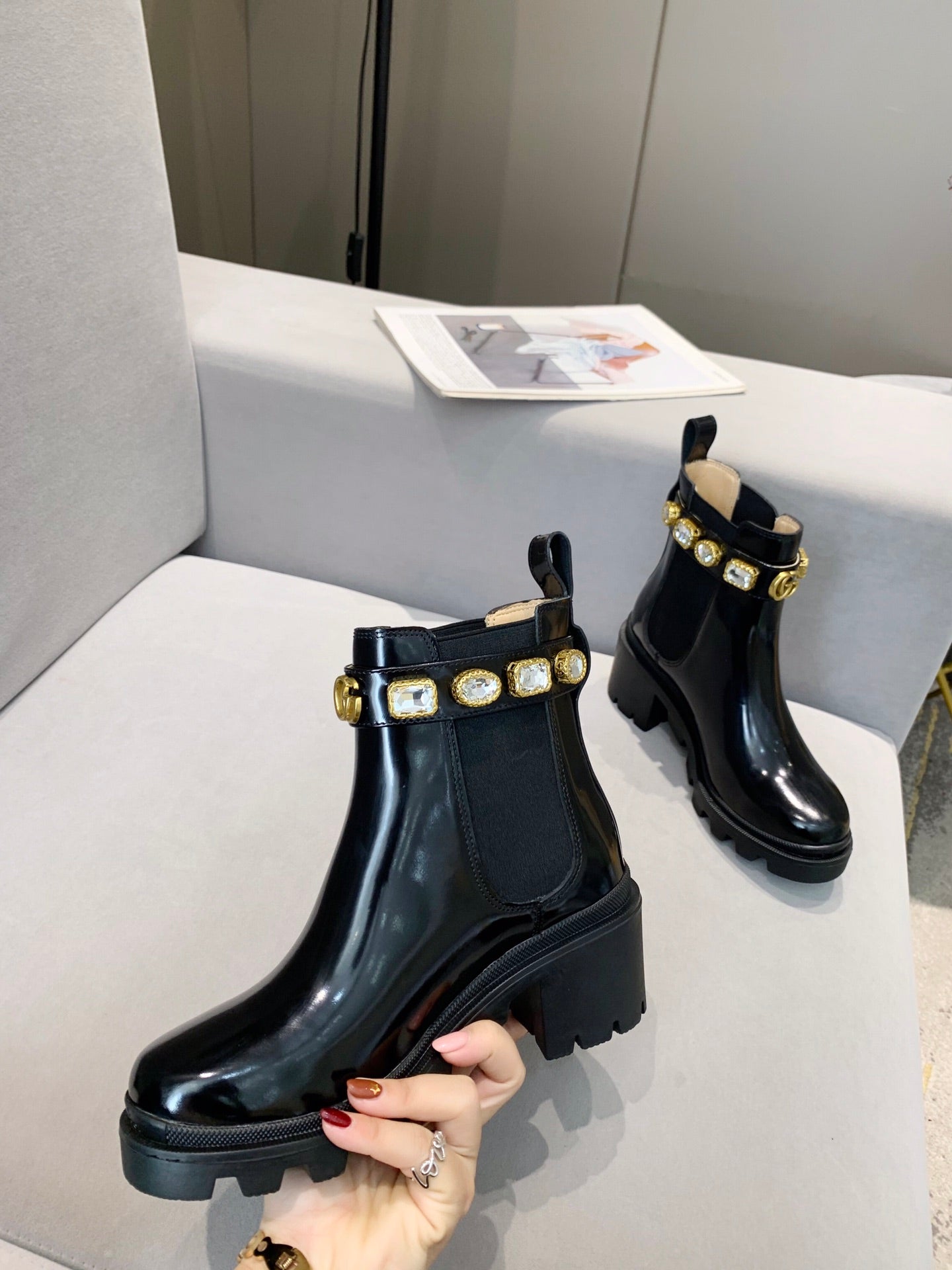 2XB194ZDE Stylish leather boot (top layer leather lining)