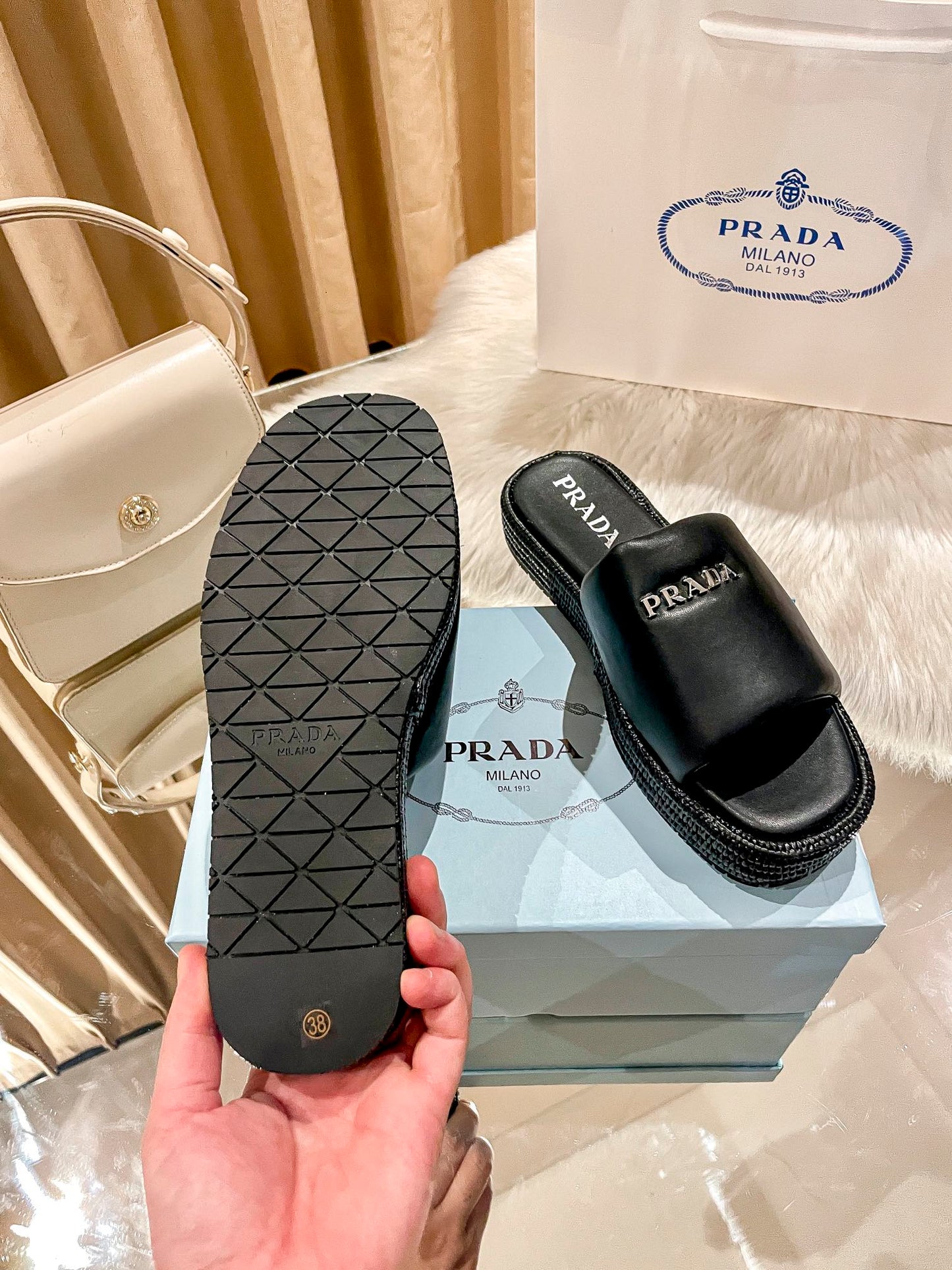 14PD176ZDE Stylish Slippers