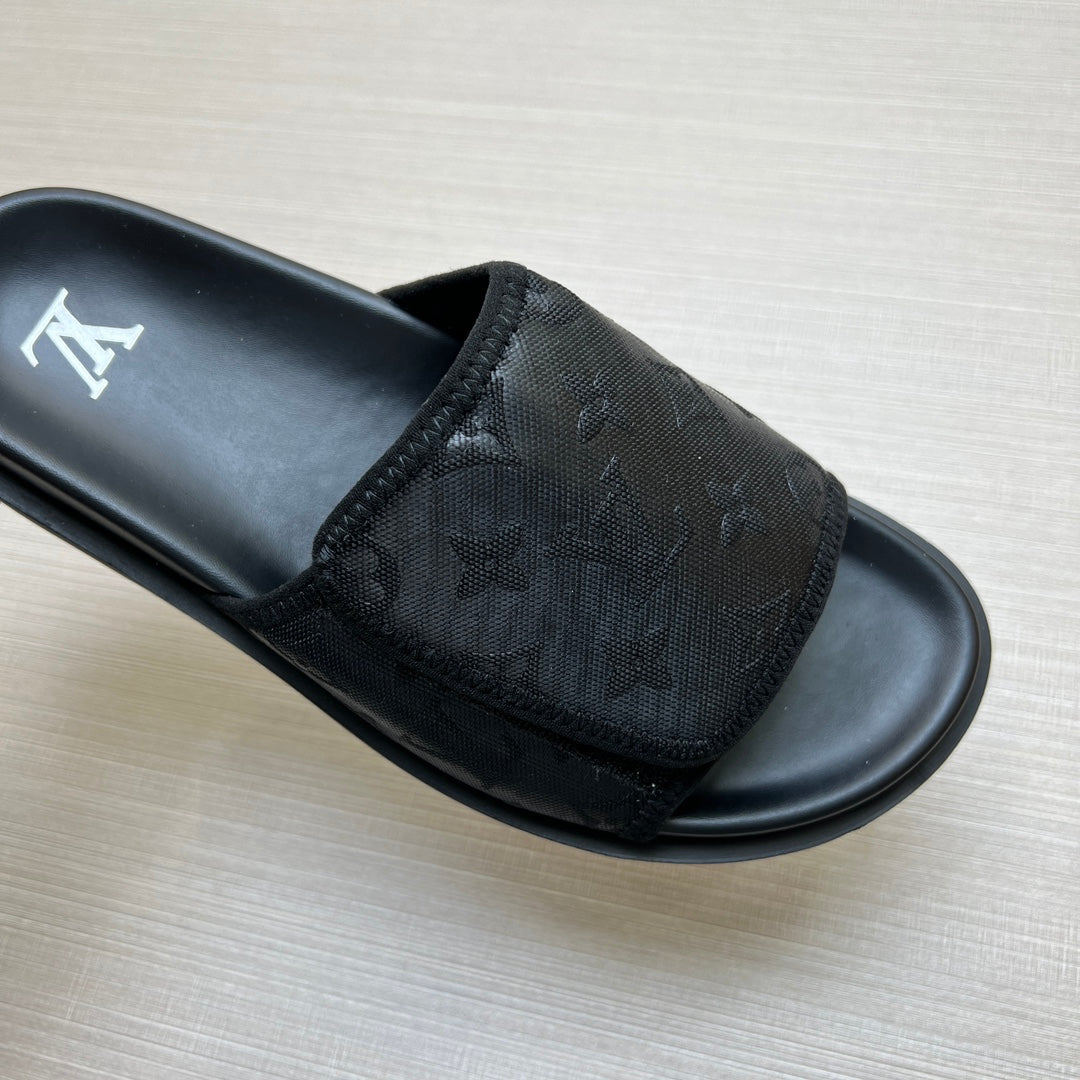 54E14ZDE Stylish slippers