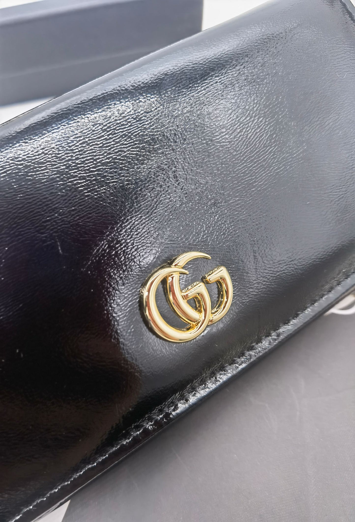 15RB88BDE Stylish leather bag