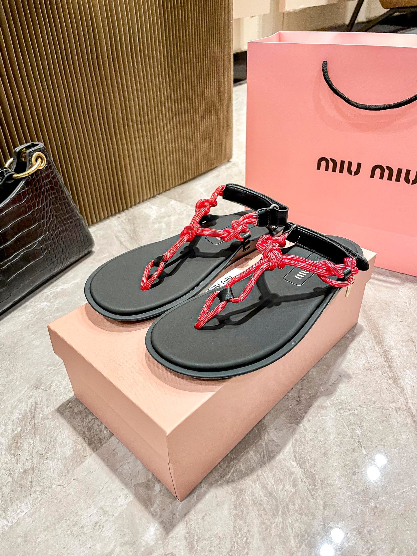 14A170ZDE Stylish sandals