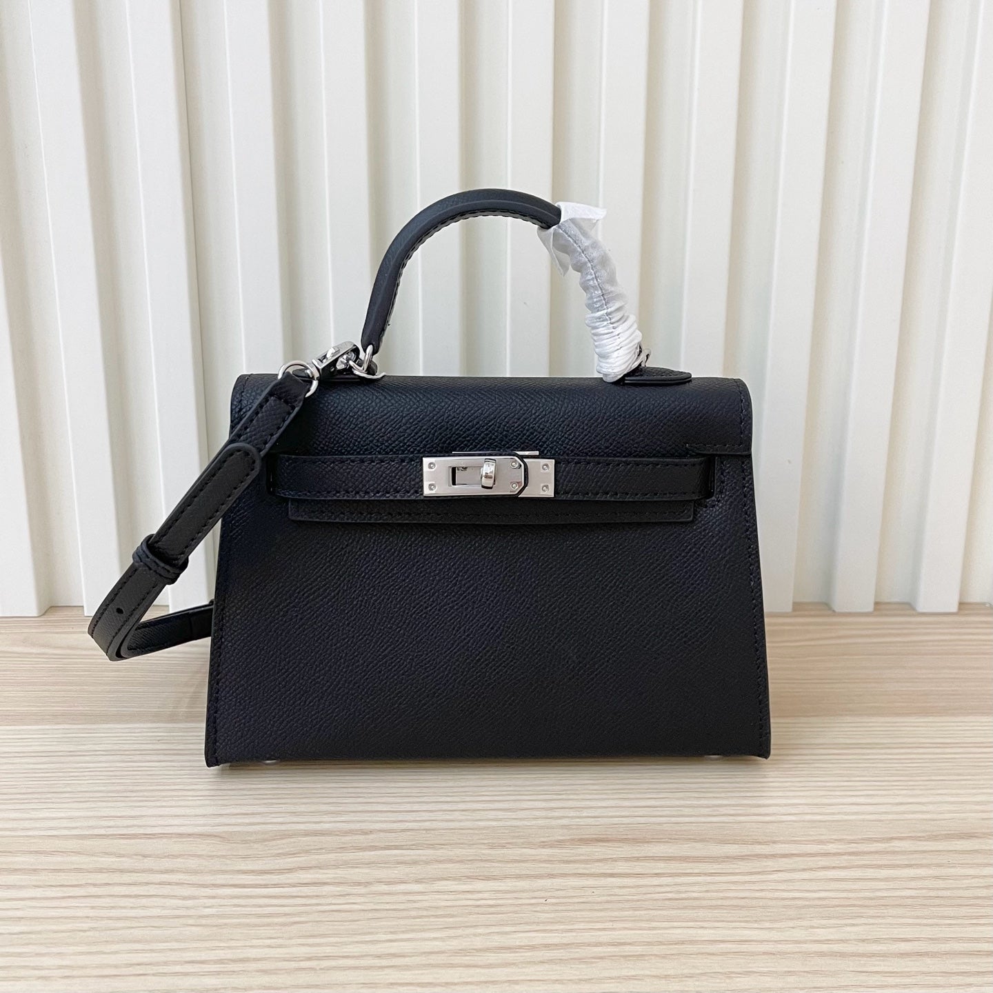 2WH27BDE Stylish leather bag