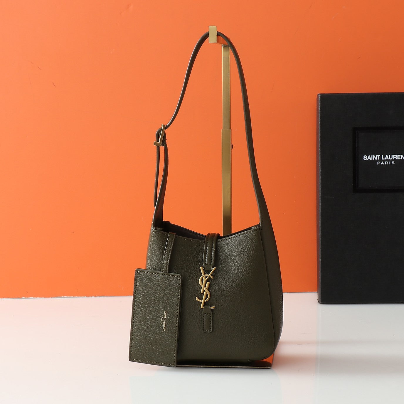 165NSL115BDE Stylish leather bag