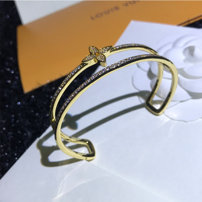 3E475KDE Stylish Bracelets