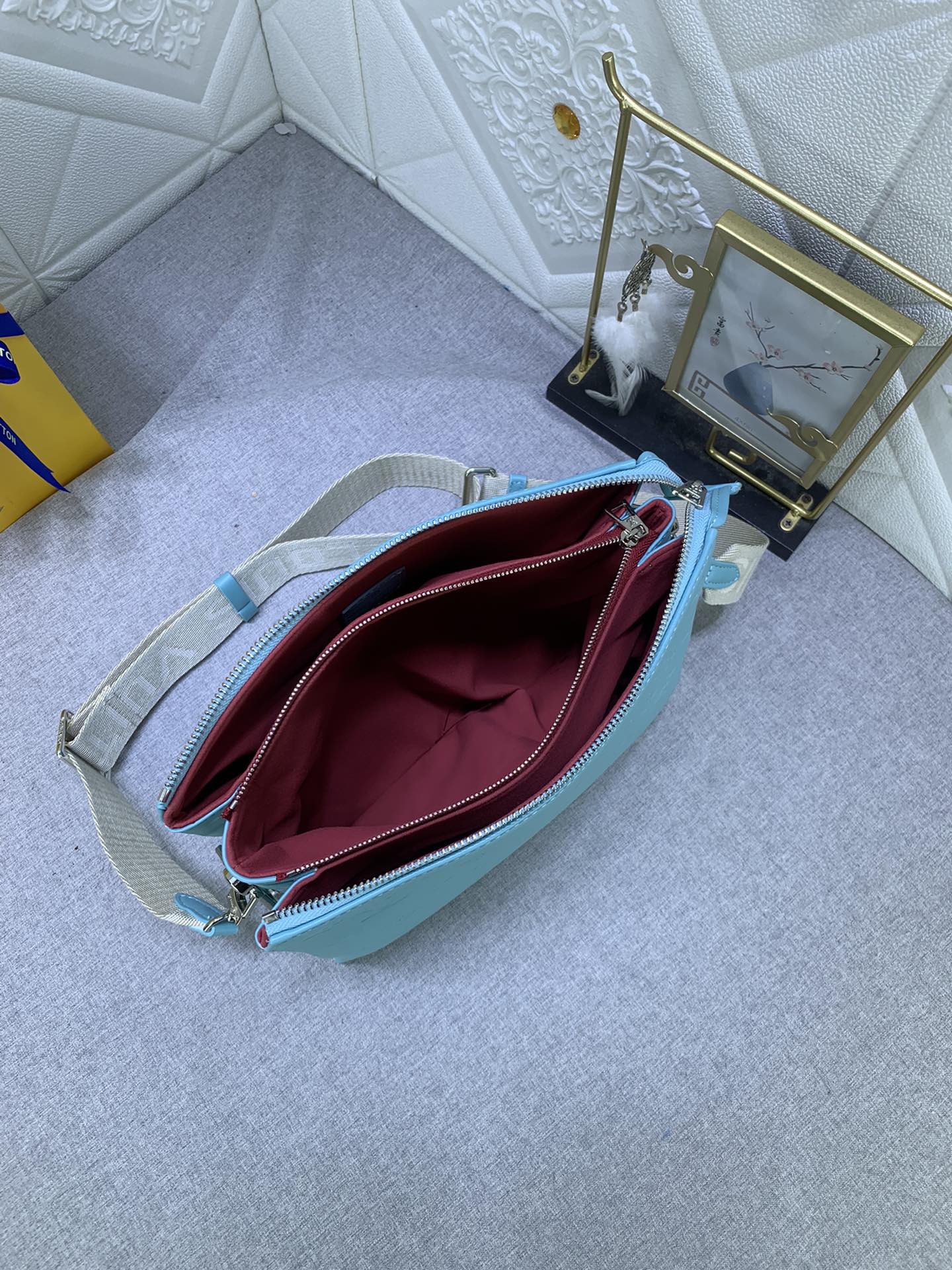 2XE40BDE Stylish leather bag 