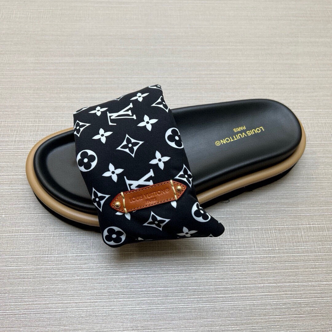 5QE9ZDE Stylish Slippers