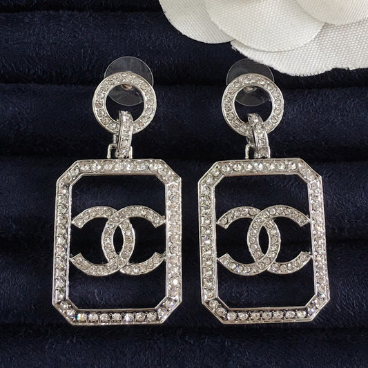 14C60EDE Stylish Earrings