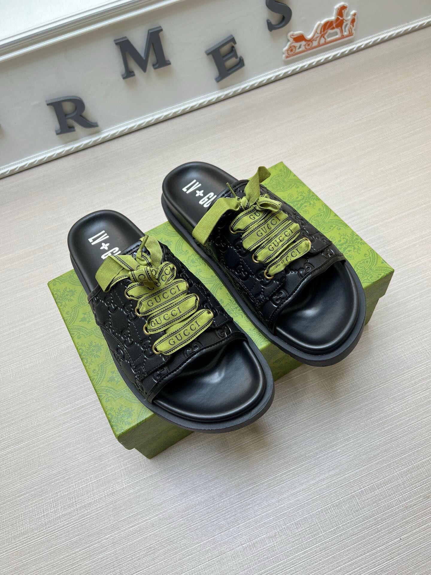 54B16ZDE Stylish slippers