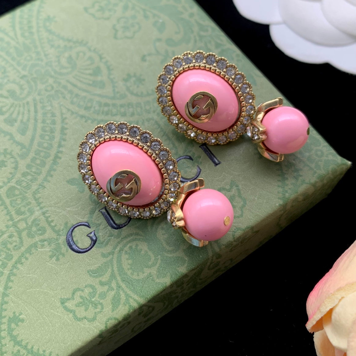 1YB64EDE Stylish Earrings