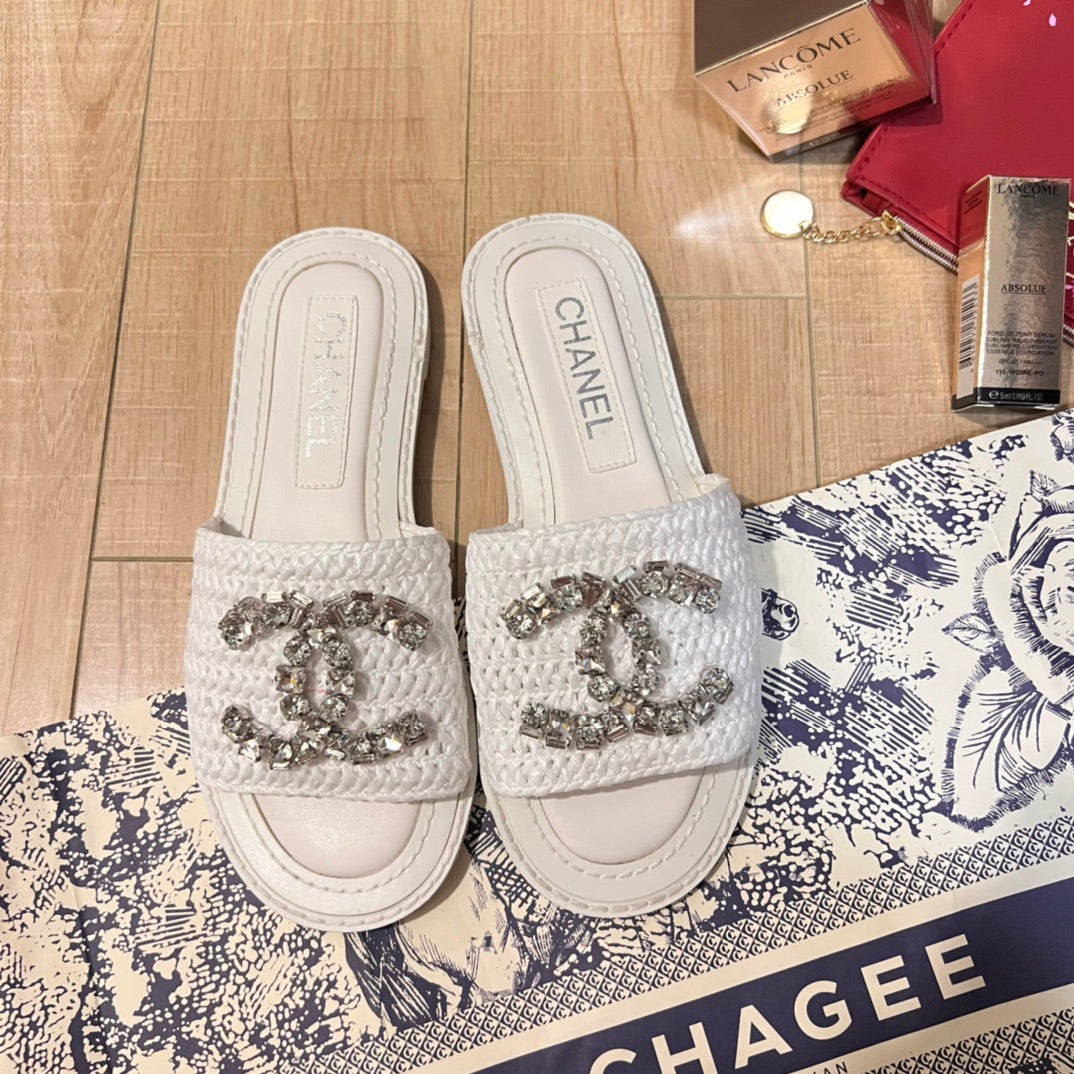 14C68ZDE Stylish slippers