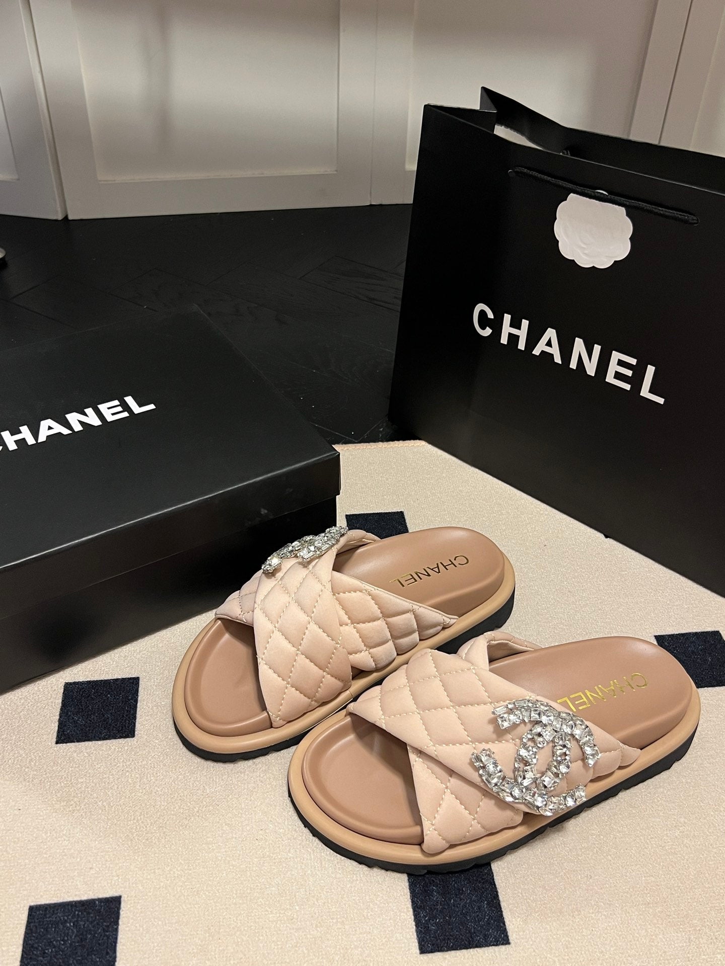 14C94ZDE Stylish Slippers