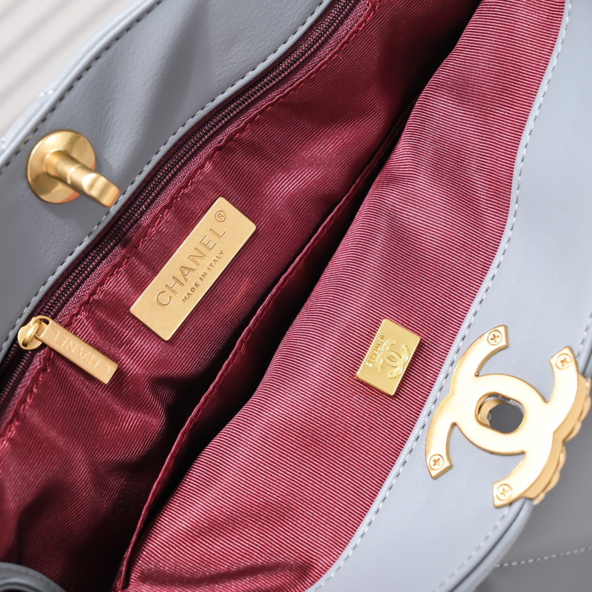 1XC42BDE Stylish leather bag 