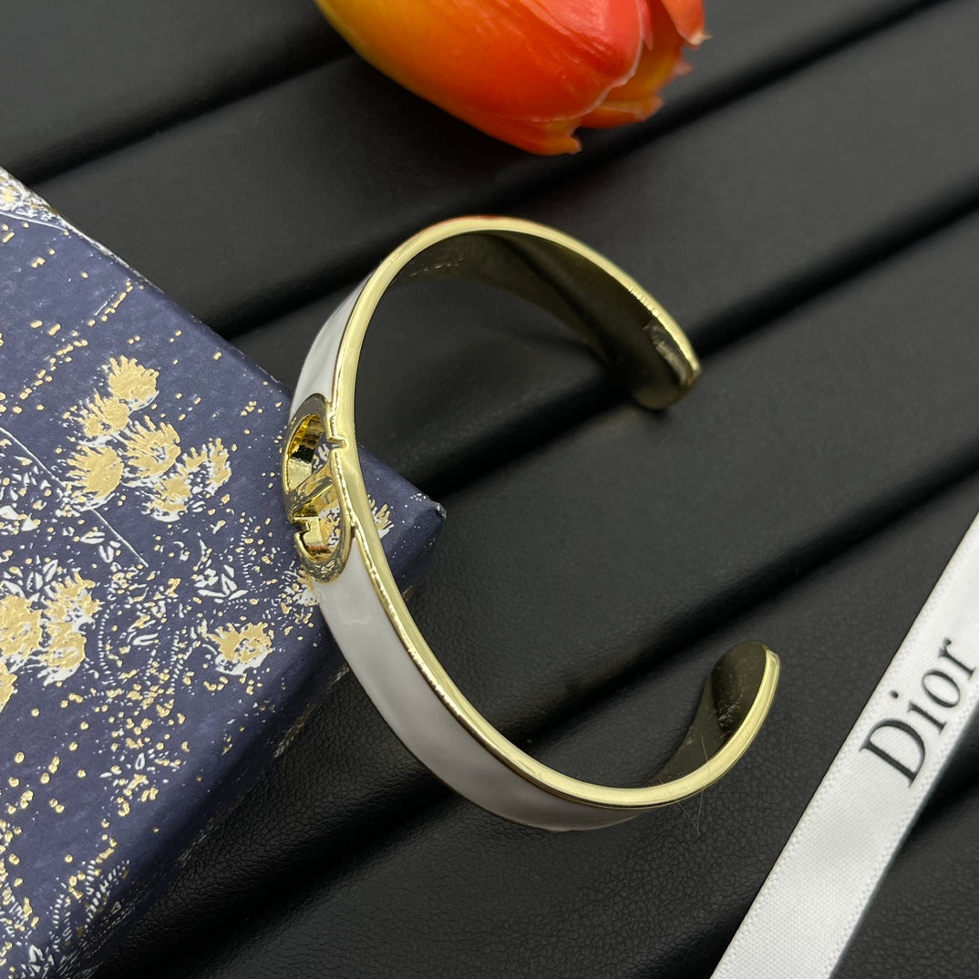 14D671KDE Stylish Bracelets